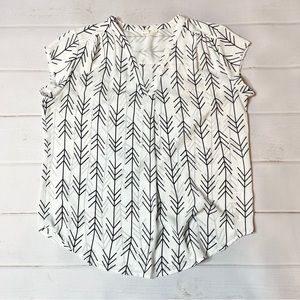 Fun2Fun - Women’s White & Black Arrows Blouse